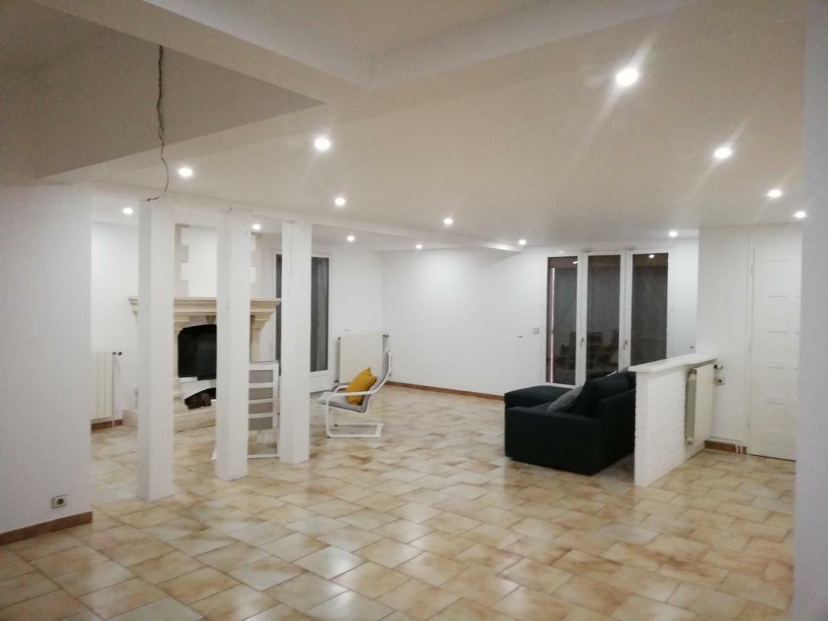 Karmel Avenue Des 2 Chateaux Guermantes Ngoại thất bức ảnh